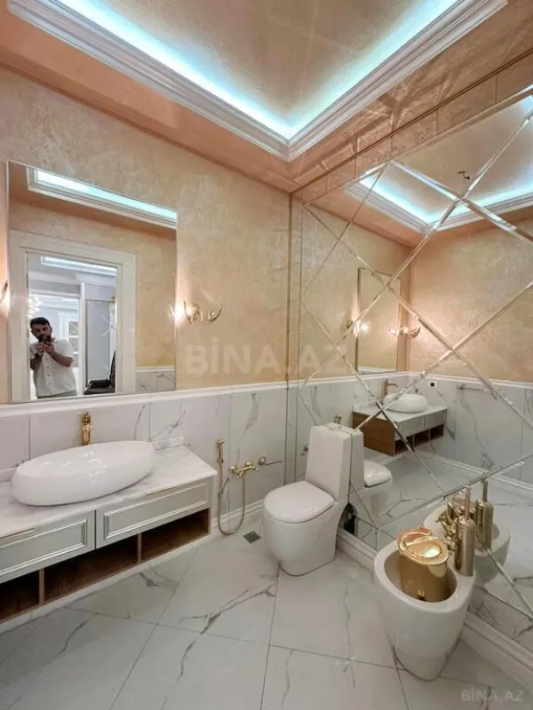 Satılır 4 otaqlı mənzil 285 m²