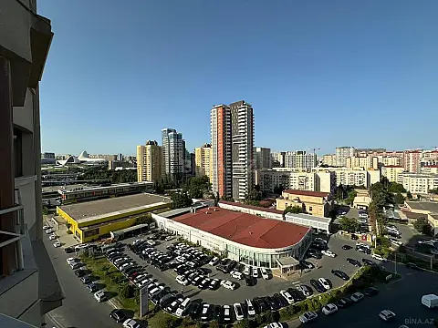 Satılır 4 otaqlı mənzil 285 m²
