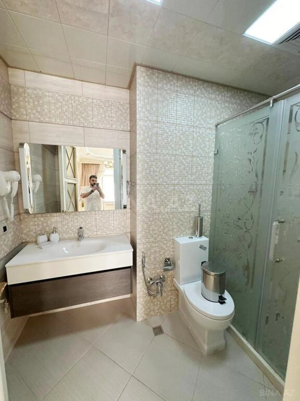 Satılır 4 otaqlı mənzil 285 m²