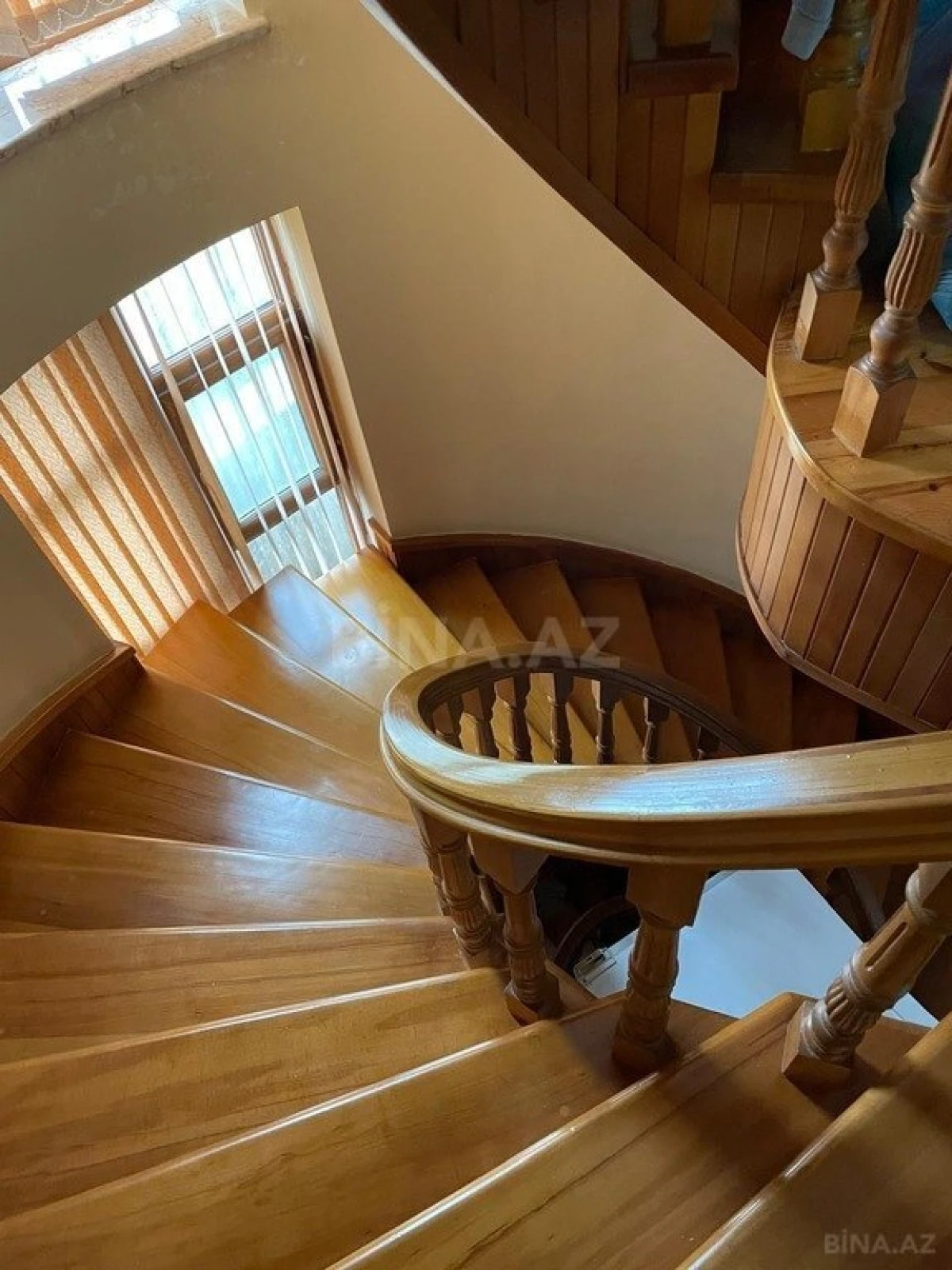 Kirayə verilir 6 otaqlı həyət evi 350 m²