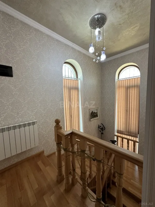 Satılır 5 otaqlı həyət evi 200 m²