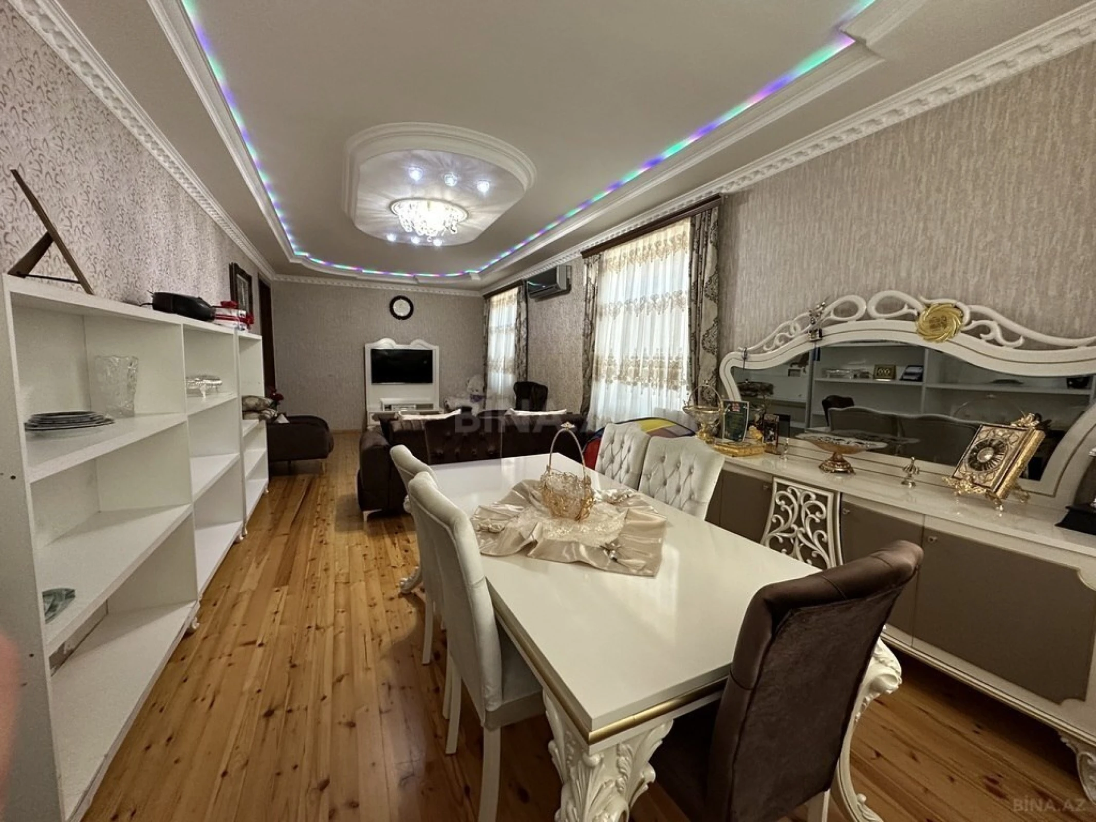 Satılır 5 otaqlı həyət evi 200 m²