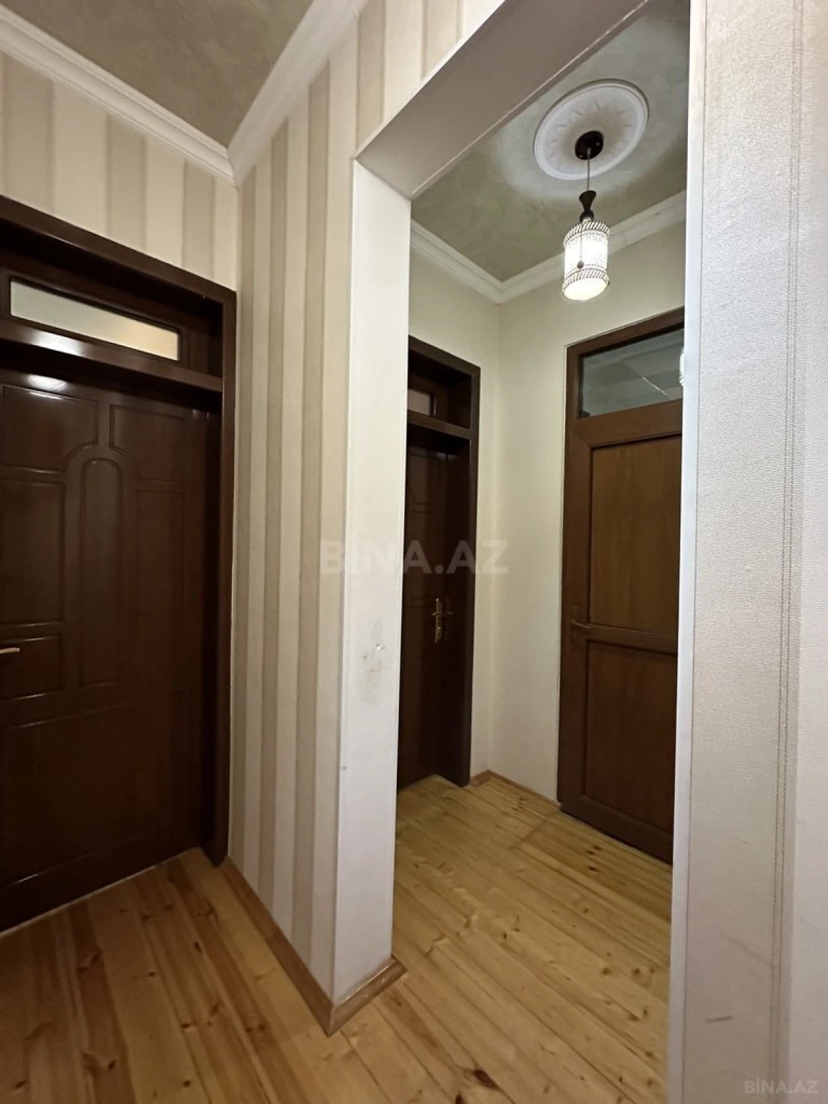 Satılır 5 otaqlı həyət evi 200 m²