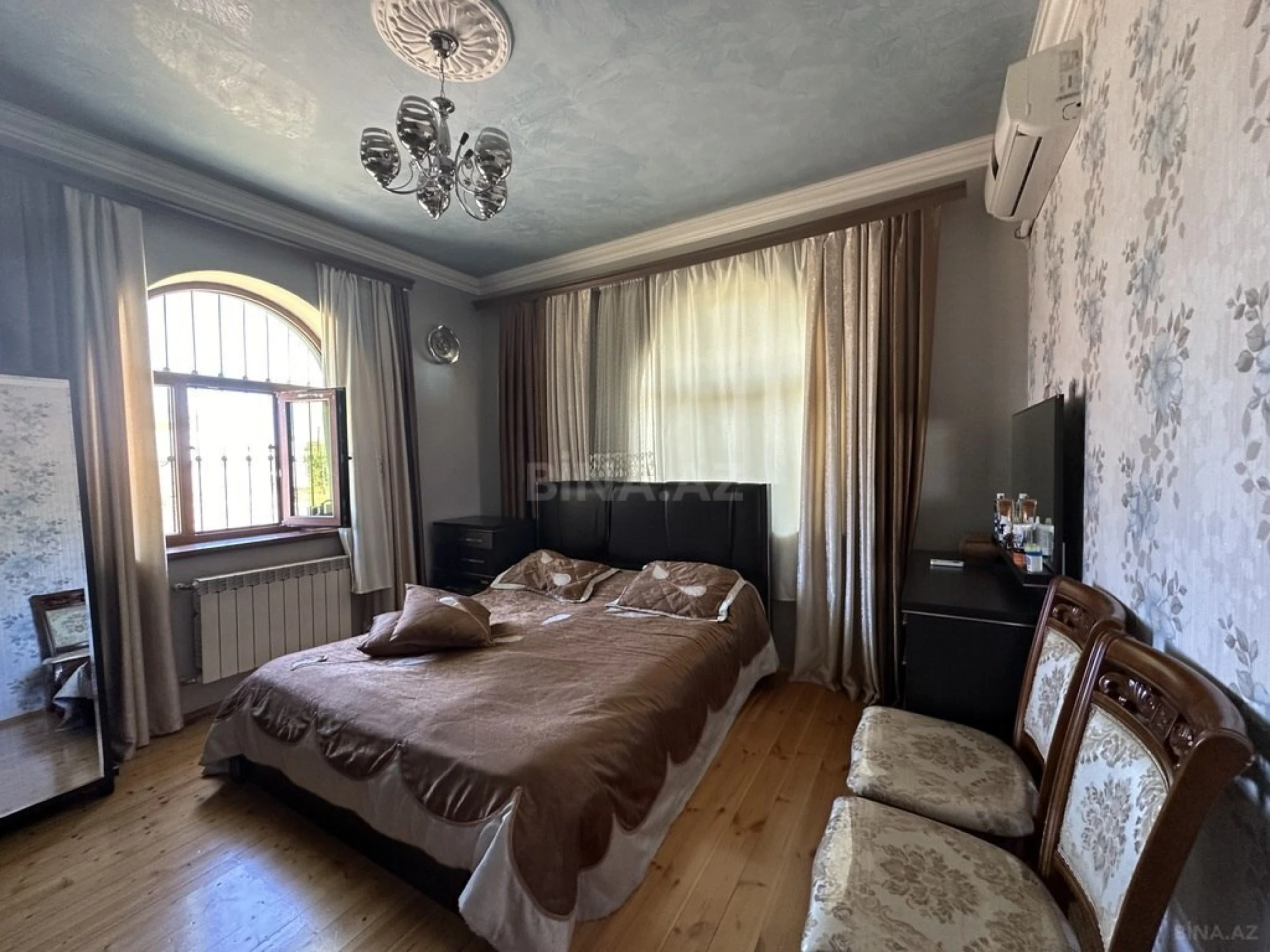 Satılır 5 otaqlı həyət evi 200 m²