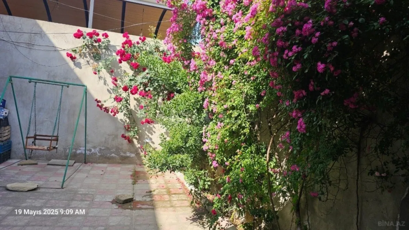 Satılır 5 otaqlı həyət evi 200 m²