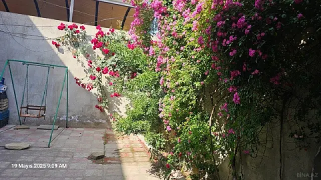 Satılır 5 otaqlı həyət evi 200 m²