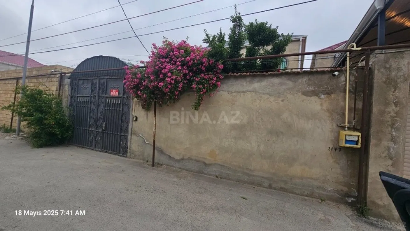 Satılır 5 otaqlı həyət evi 200 m²