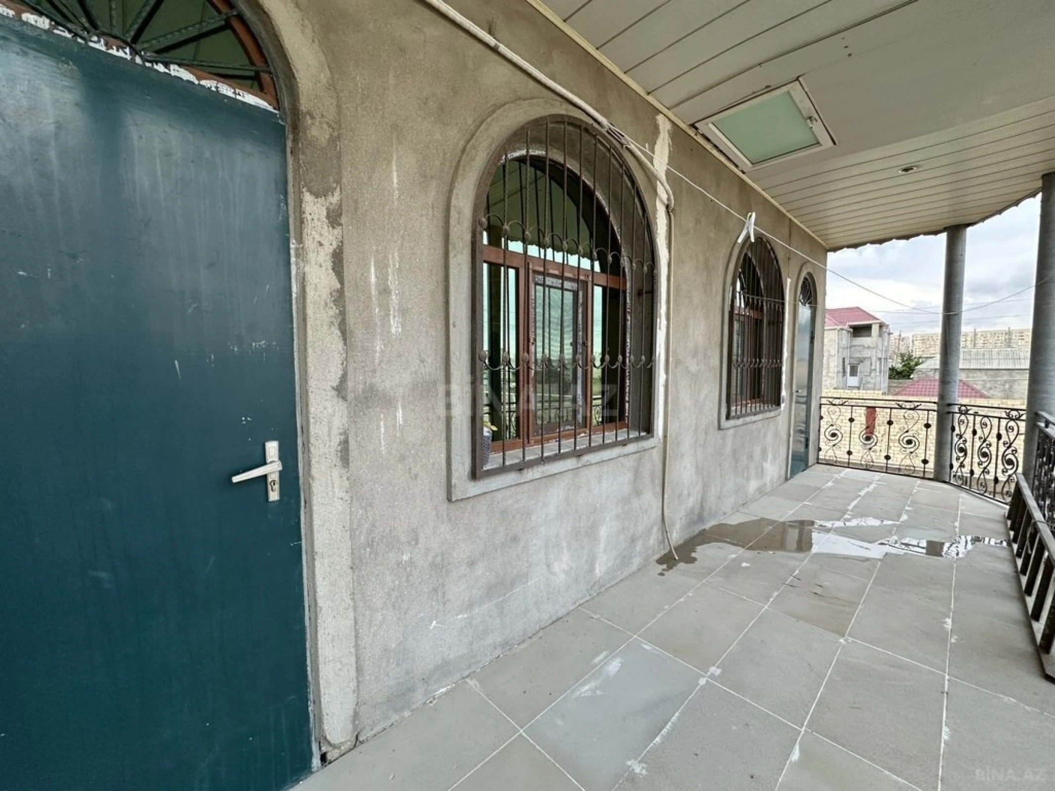 Satılır 5 otaqlı həyət evi 200 m²