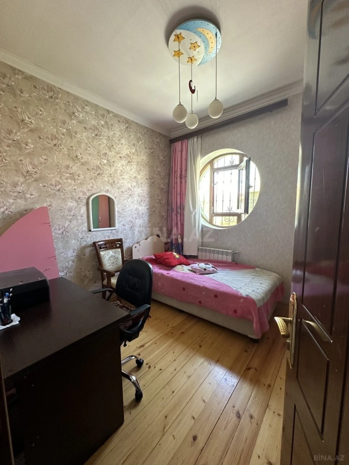 Satılır 5 otaqlı həyət evi 200 m²