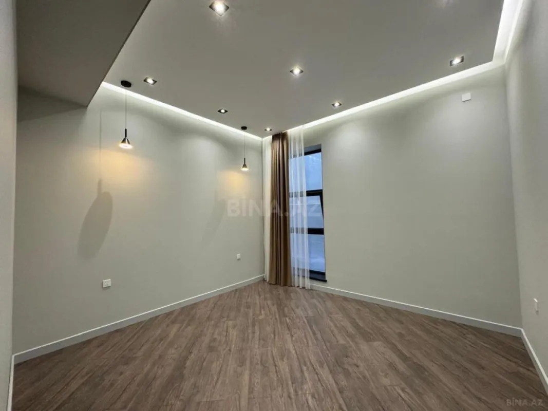Satılır 5 otaqlı həyət evi 220 m²