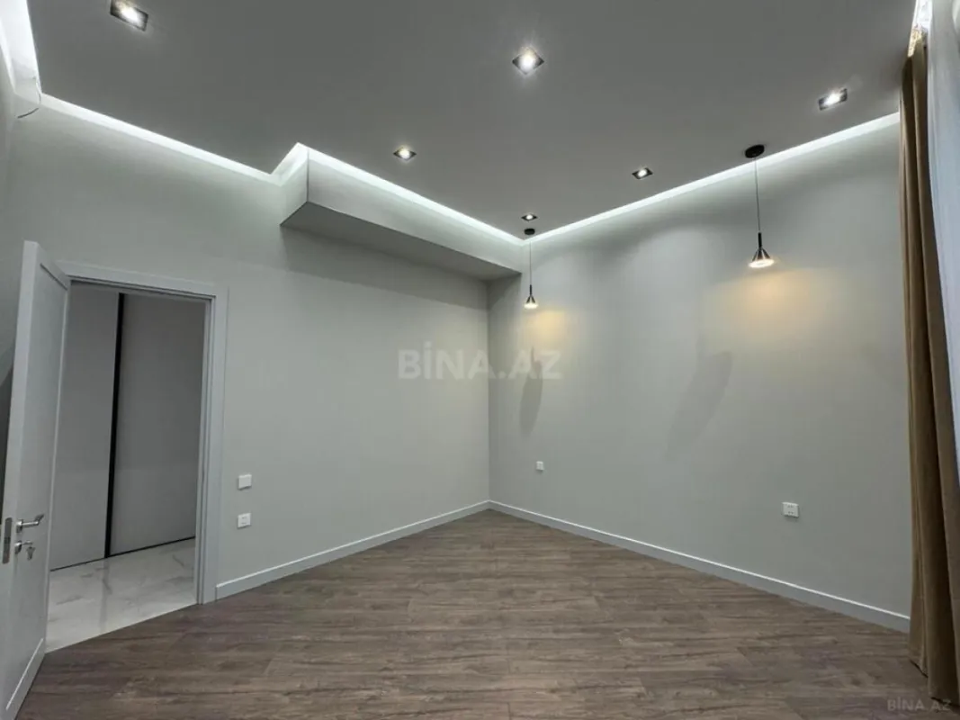 Satılır 5 otaqlı həyət evi 220 m²
