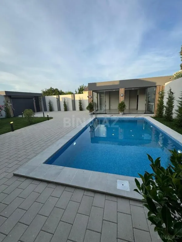 Satılır 5 otaqlı həyət evi 220 m²