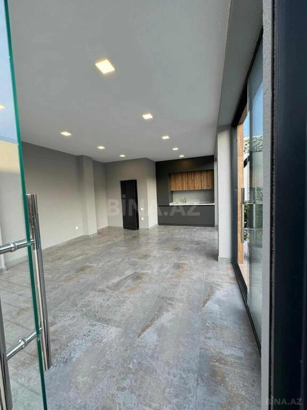 Satılır 5 otaqlı həyət evi 220 m²