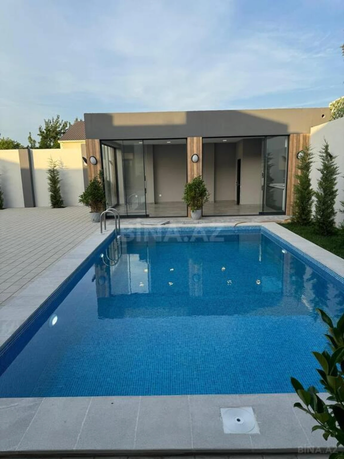 Satılır 5 otaqlı həyət evi 220 m²
