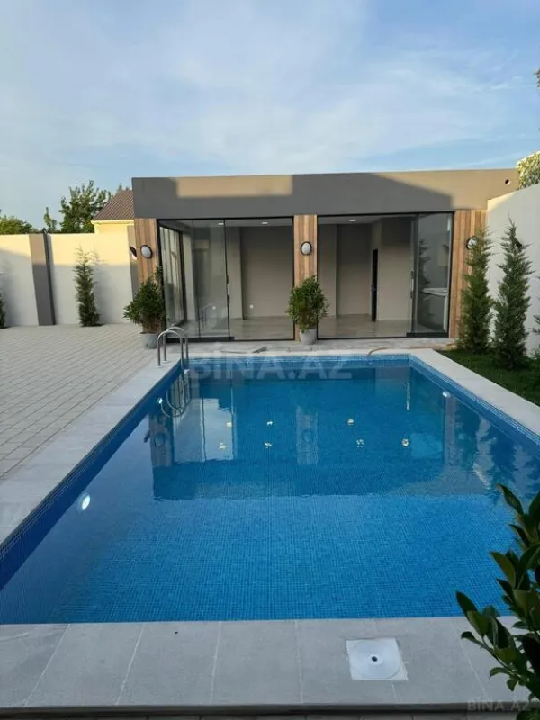 Satılır 5 otaqlı həyət evi 220 m²