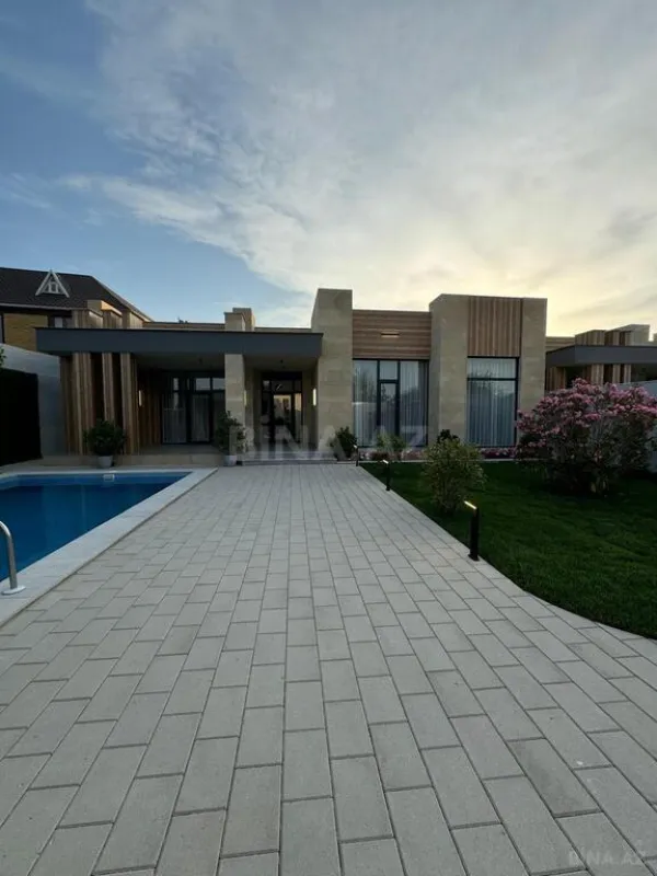 Satılır 5 otaqlı həyət evi 220 m²