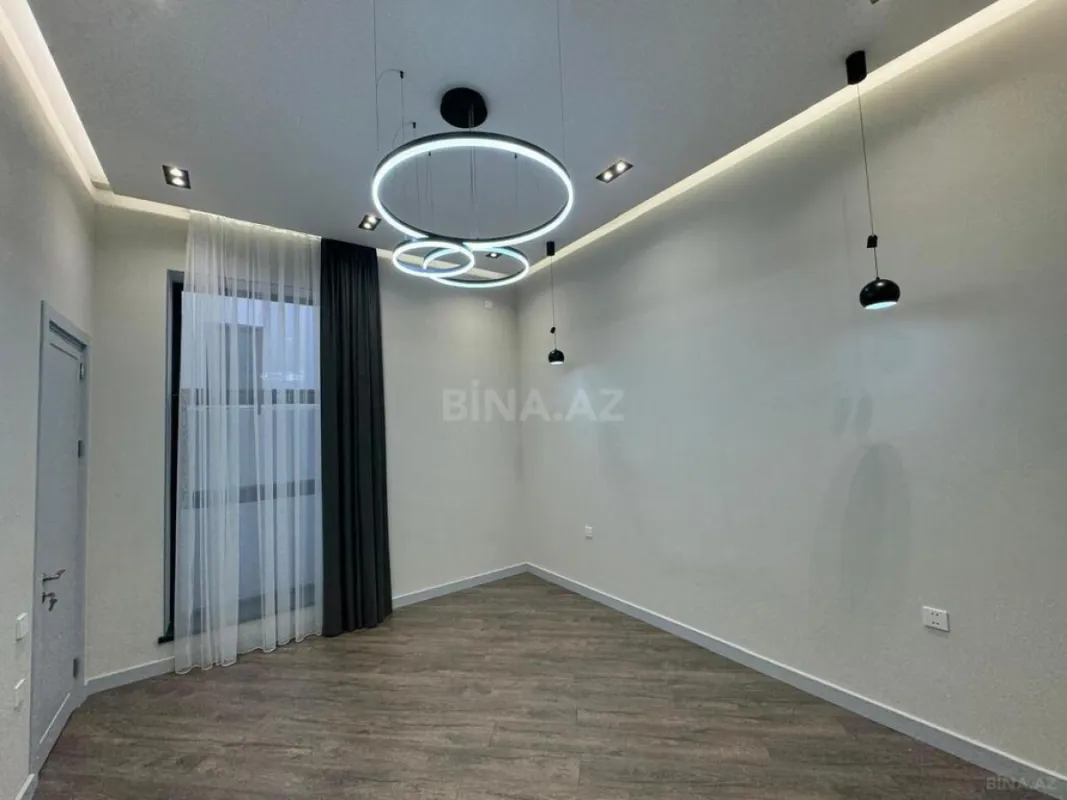 Satılır 5 otaqlı həyət evi 220 m²