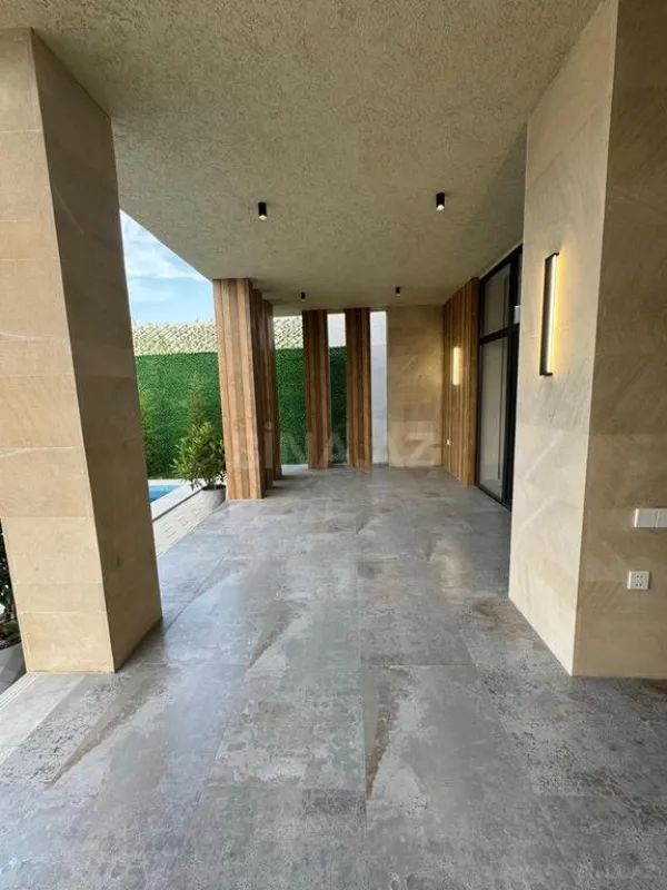 Satılır 5 otaqlı həyət evi 220 m²