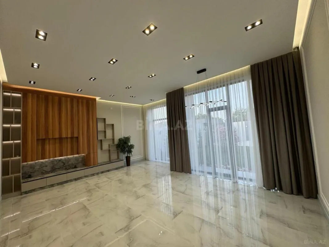 Satılır 5 otaqlı həyət evi 220 m²