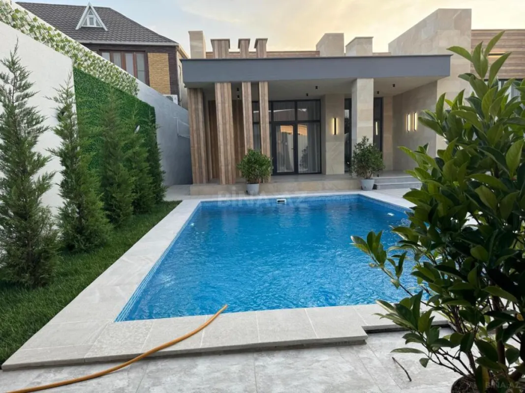 Satılır 5 otaqlı həyət evi 220 m²