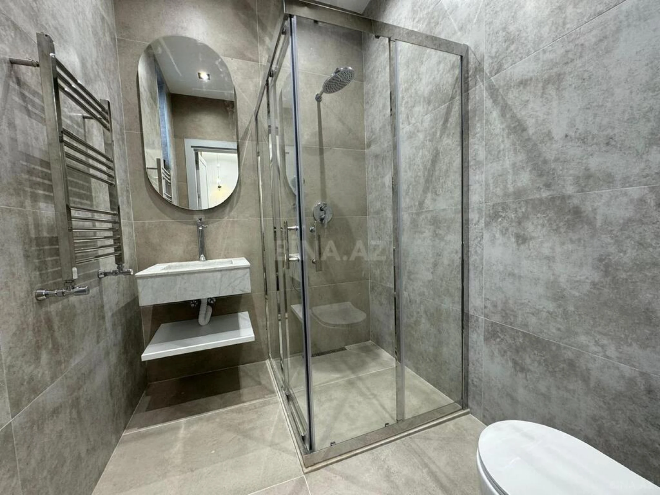 Satılır 5 otaqlı həyət evi 220 m²