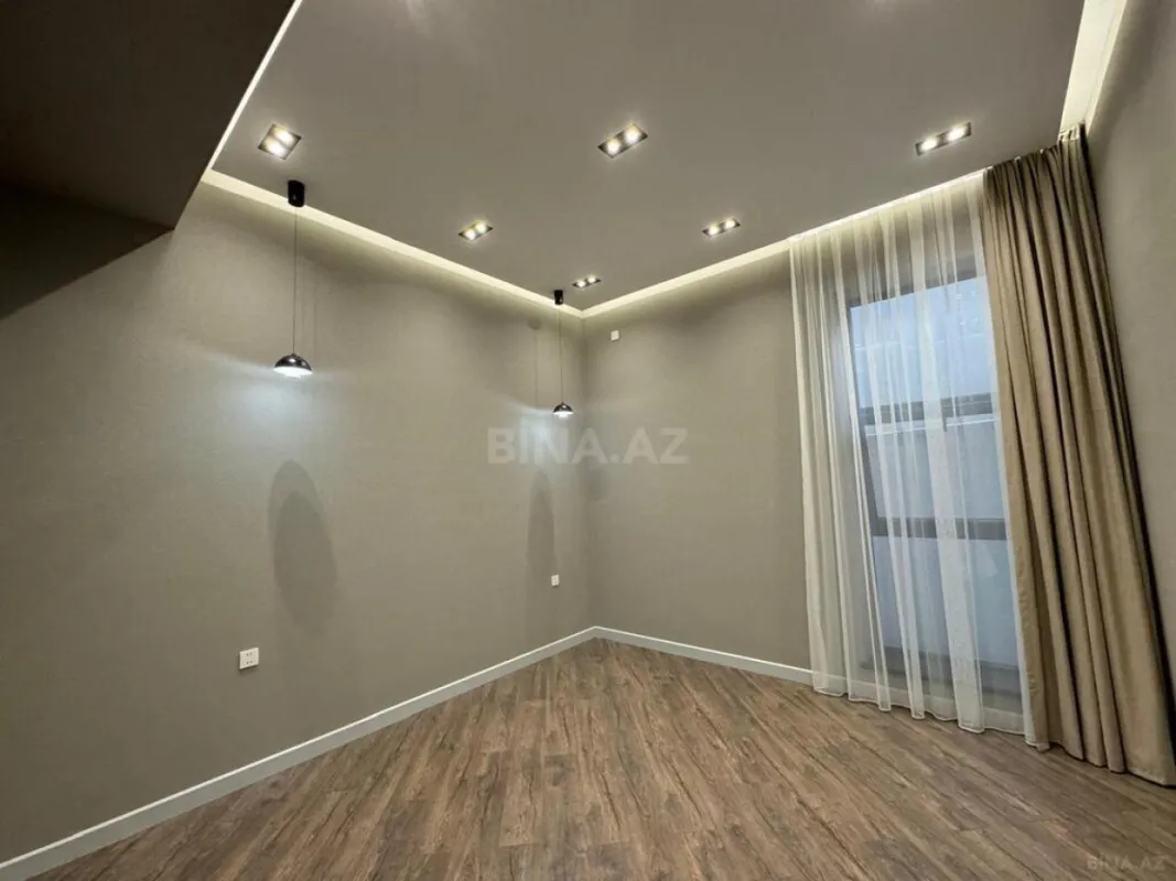 Satılır 5 otaqlı həyət evi 220 m²
