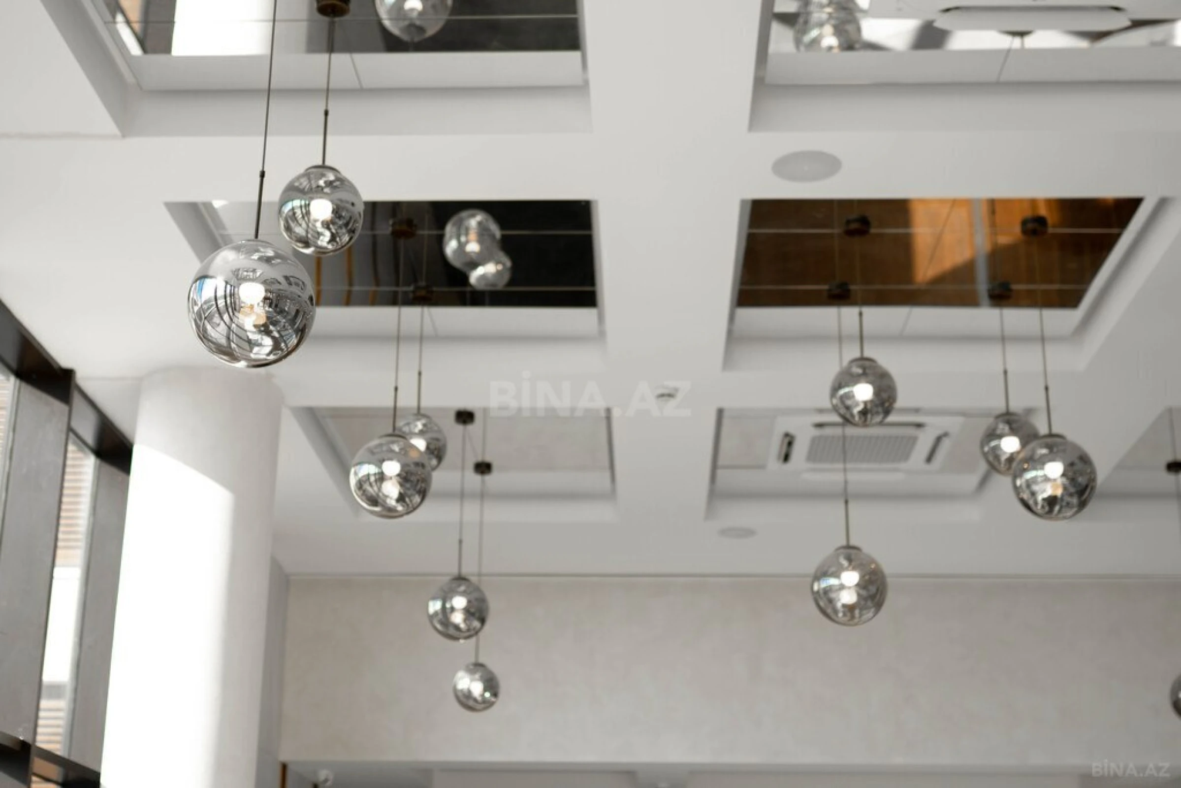 Satılır 1 otaqlı mənzil 57 m²