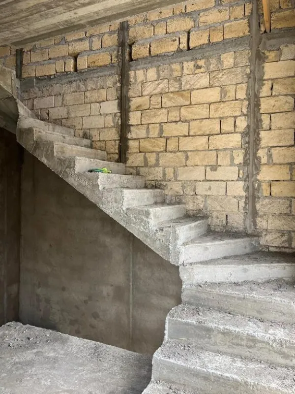 Satılır 5 otaqlı həyət evi 400 m²