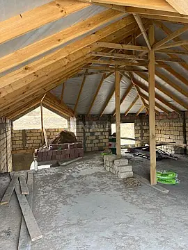 Satılır 5 otaqlı həyət evi 400 m²