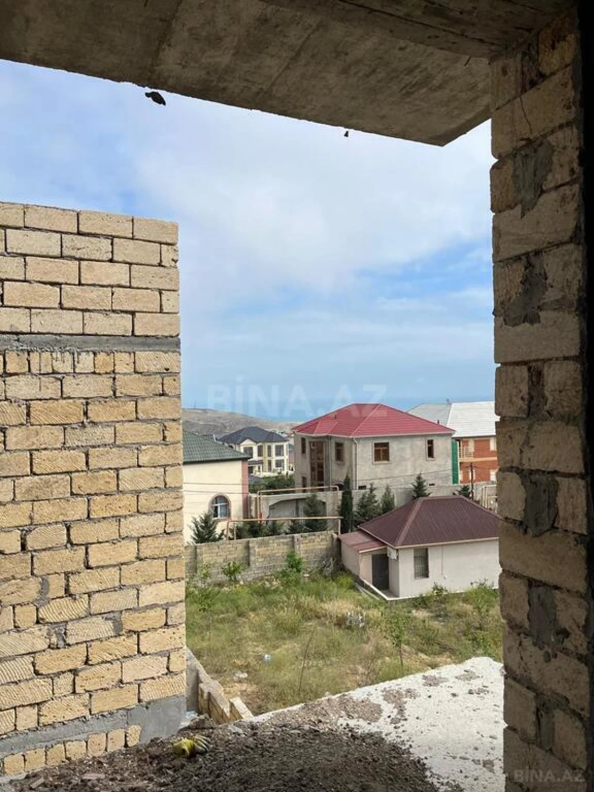 Satılır 5 otaqlı həyət evi 400 m²