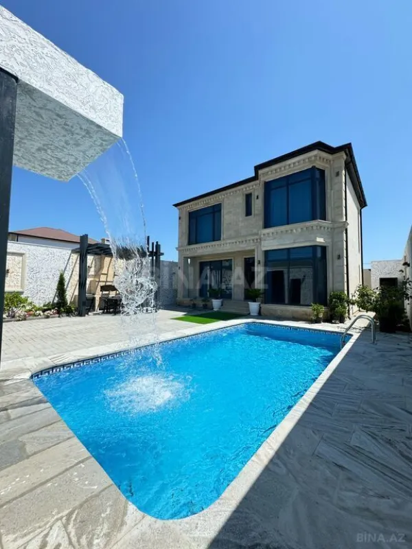 Satılır 5 otaqlı həyət evi 300 m²