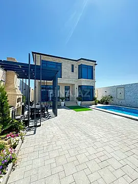 Satılır 5 otaqlı həyət evi 300 m²