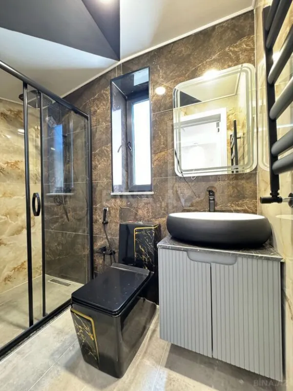 Satılır 5 otaqlı həyət evi 300 m²