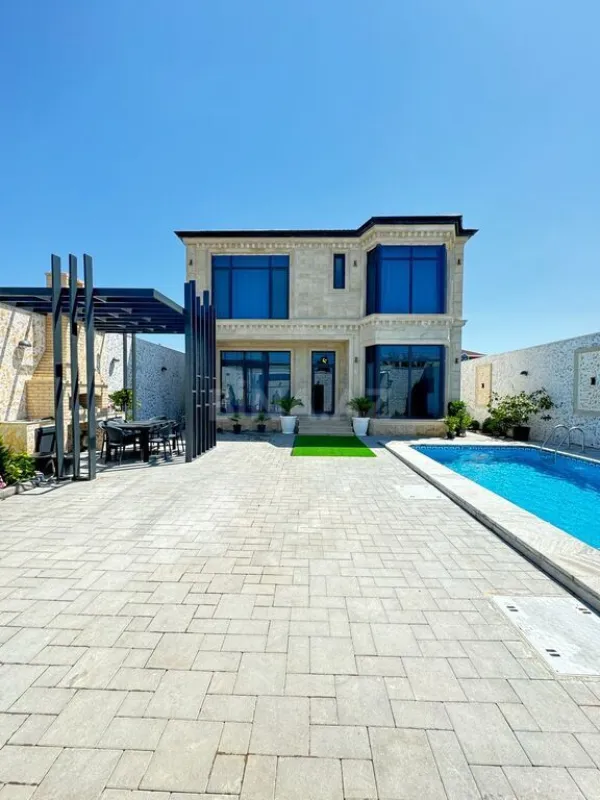 Satılır 5 otaqlı həyət evi 300 m²