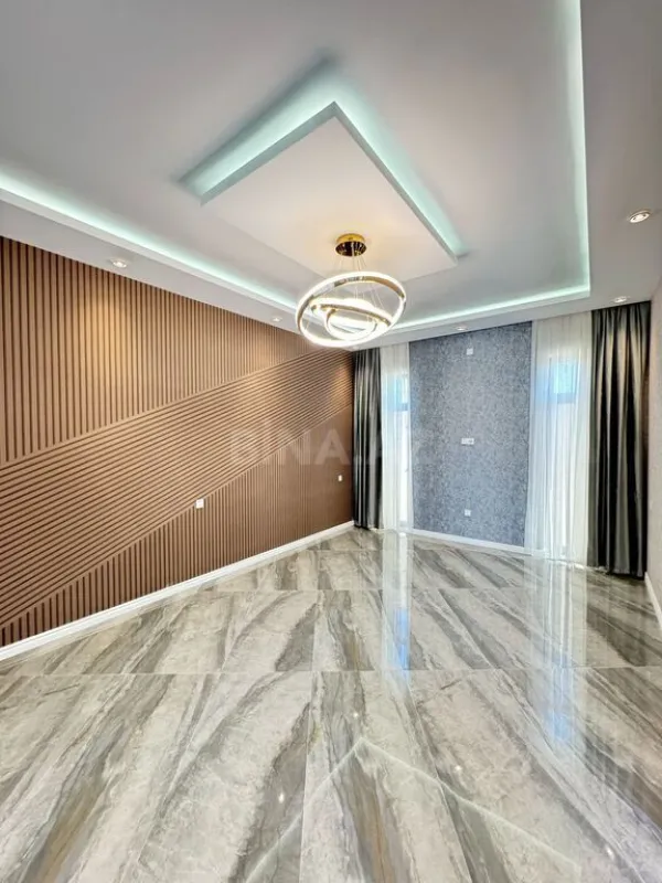 Satılır 5 otaqlı həyət evi 300 m²