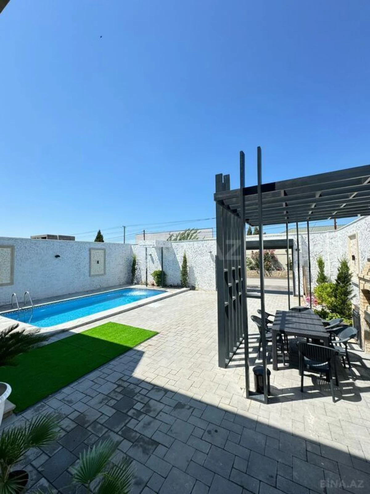 Satılır 5 otaqlı həyət evi 300 m²