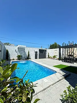 Satılır 5 otaqlı həyət evi 300 m²