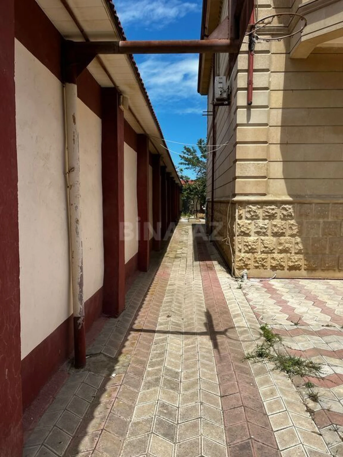 Satılır 8 otaqlı həyət evi 601 m²