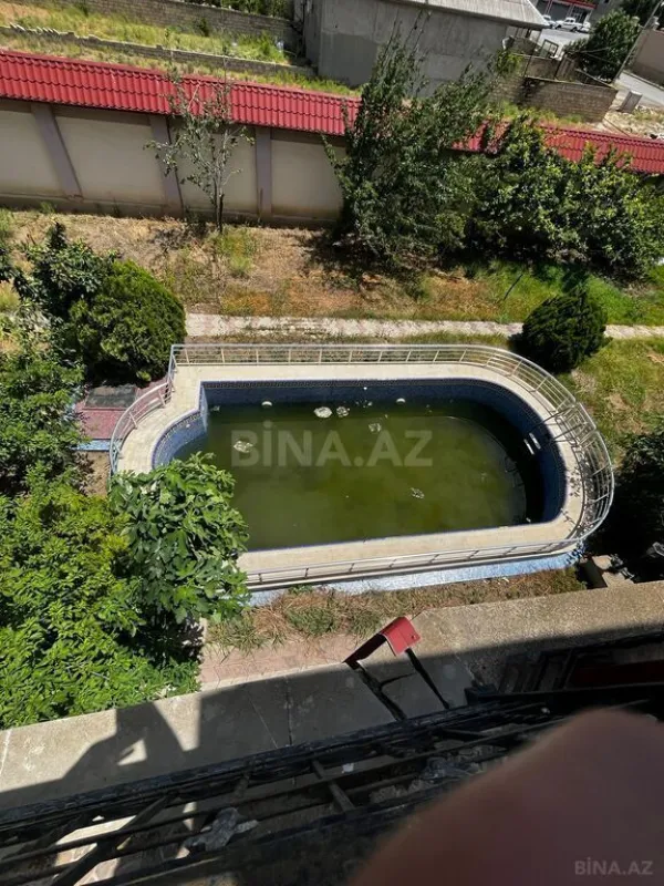 Satılır 8 otaqlı həyət evi 601 m²