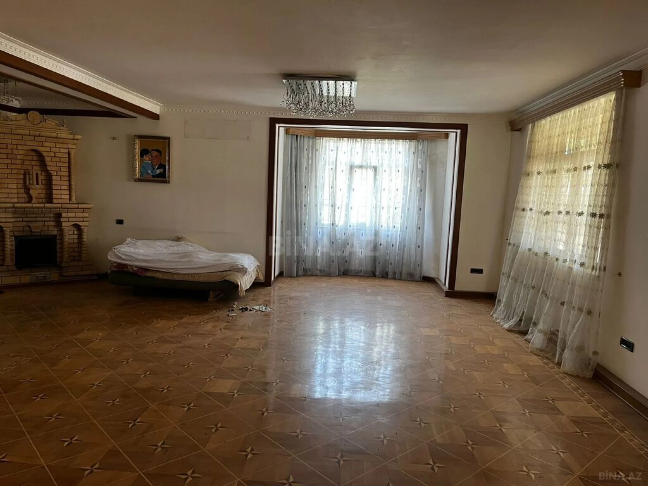 Satılır 8 otaqlı həyət evi 601 m²