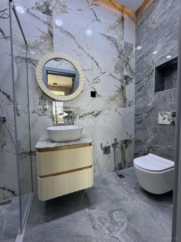 Satılır 6 otaqlı həyət evi 300 m²