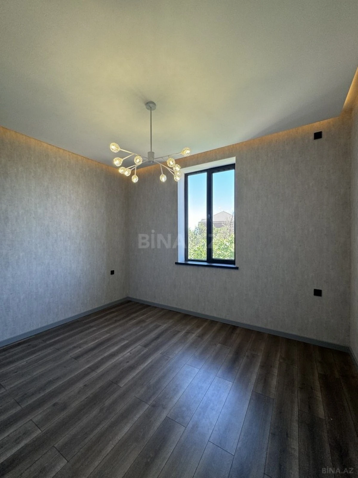 Satılır 6 otaqlı həyət evi 300 m²
