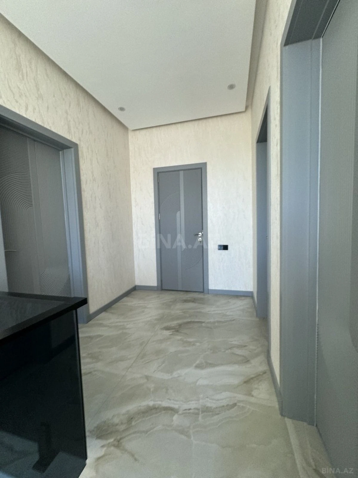 Satılır 6 otaqlı həyət evi 300 m²