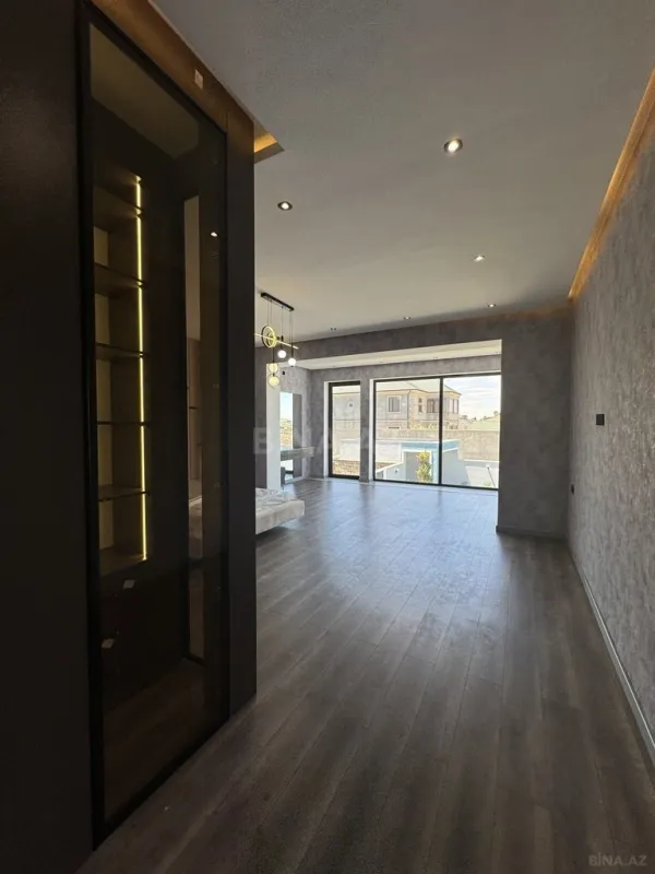 Satılır 6 otaqlı həyət evi 300 m²
