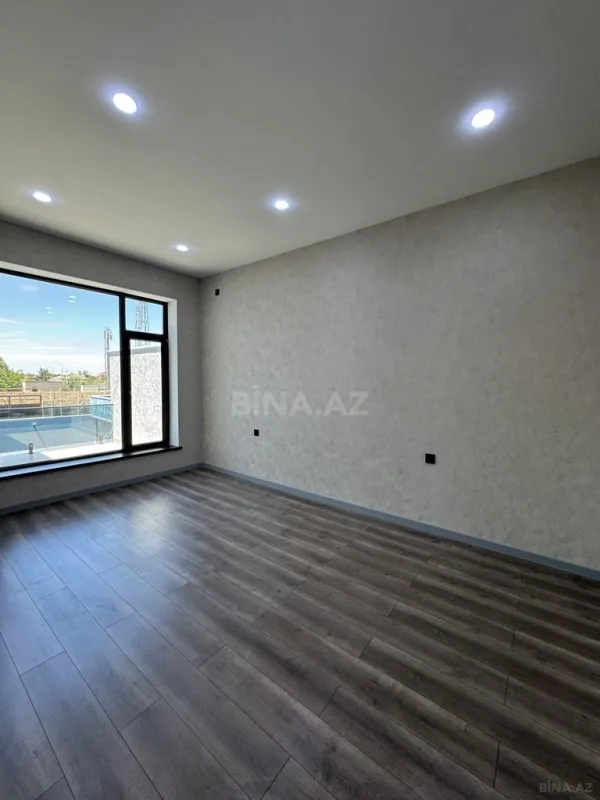 Satılır 6 otaqlı həyət evi 300 m²