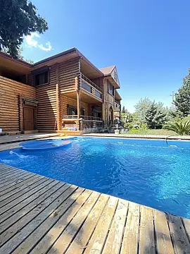 Satılır 7 otaqlı həyət evi 250 m²