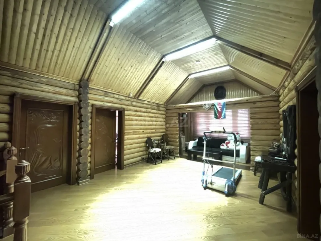 Satılır 7 otaqlı həyət evi 250 m²