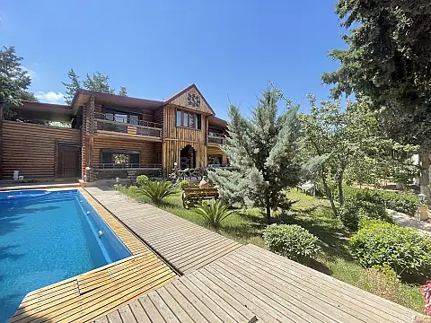 Satılır 7 otaqlı həyət evi 250 m²