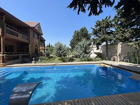 Satılır 7 otaqlı həyət evi 250 m²