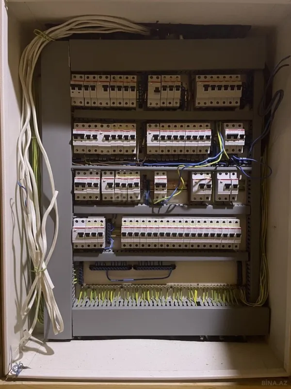 Satılır 7 otaqlı həyət evi 250 m²